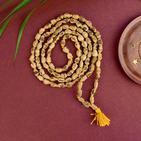 100% Original Tulsi Jaap Mala with sacred, handcrafted Tulsi beads, used for mantra chanting, meditation, and spiritual devotion. India’s Premium Jap Mala Store- www.japay.in
