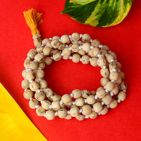 100% Original Tulsi Jap Mala with 108 beads of 9-10mm size, neatly strung for spiritual chanting and meditation. India’s Premium Jap Mala Store- www.japay.in

