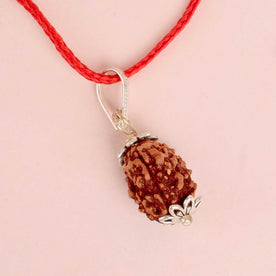 Certified 3 Mukhi Rudraksha Pendant with metal cap for strength and clarity. India’s Premium Rudraksha Jap Mala Store- www.Japay.in
